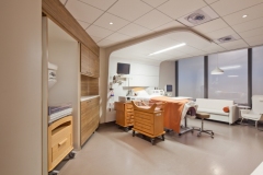 Patient Headwall at Jacobs Medical Center at UC San Diego of LG HI-MACS Alpine White Solid Surface