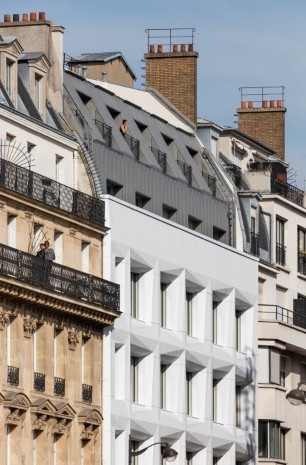 The Shift building in Paris, France, featuring a facade made of Corian® Exteriors panels based on Corian® Solid Surface in Glacier White colour; photo Luc Boegly courtesy of Axel Schoenert Architectes, all rights reserved.